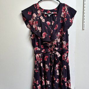 Beautiful flower print dress. Size Small